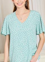 Load image into Gallery viewer, V Neck Ruffled Sleeve Leopard Top